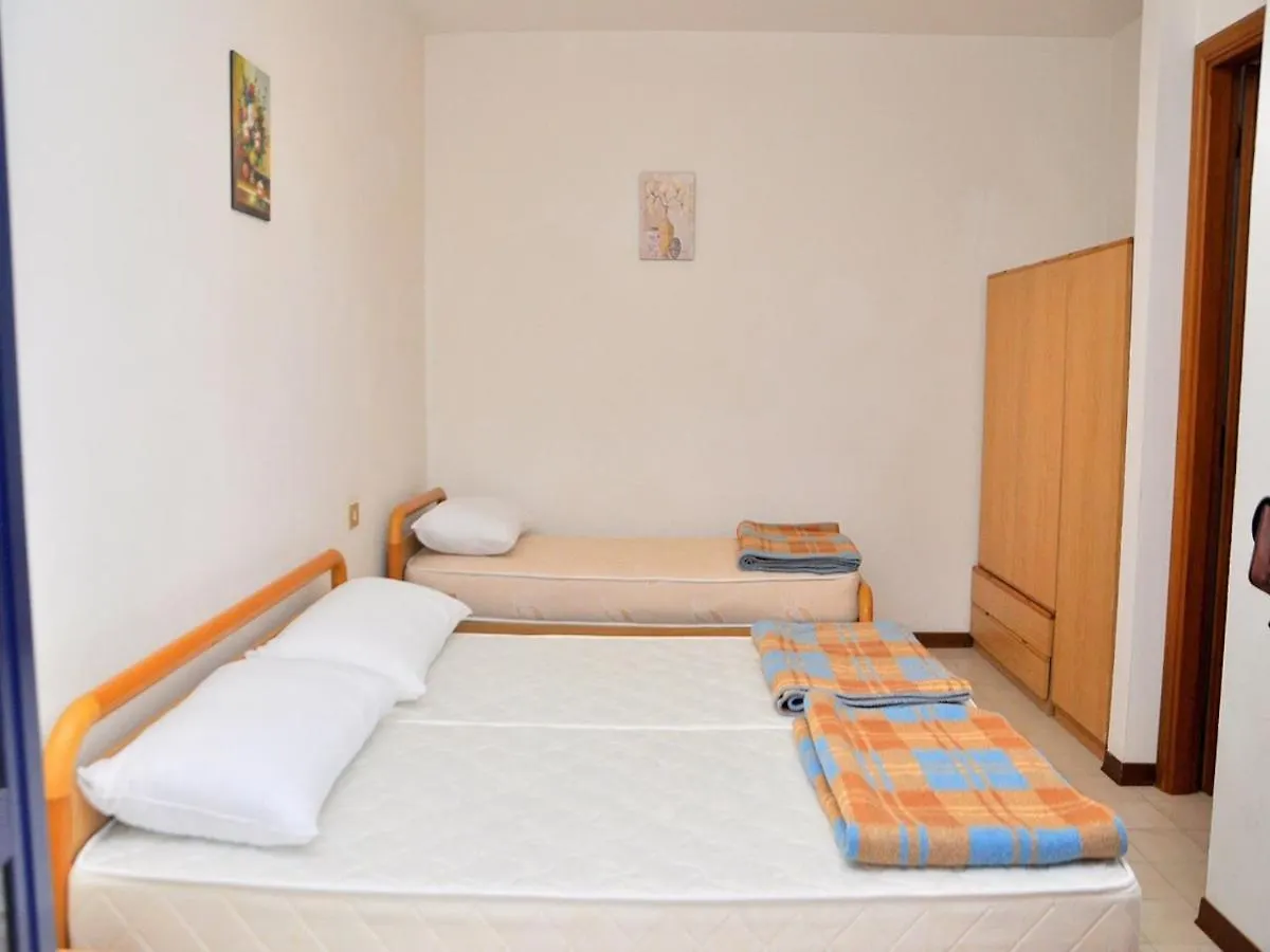 Comfortable Flat With Terrace 100M From The Beach Bibione Italy
