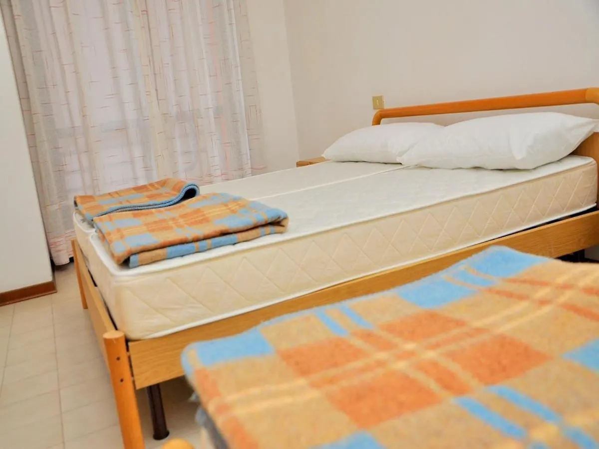 Comfortable Flat With Terrace 100M From The Beach Bibione Apartment