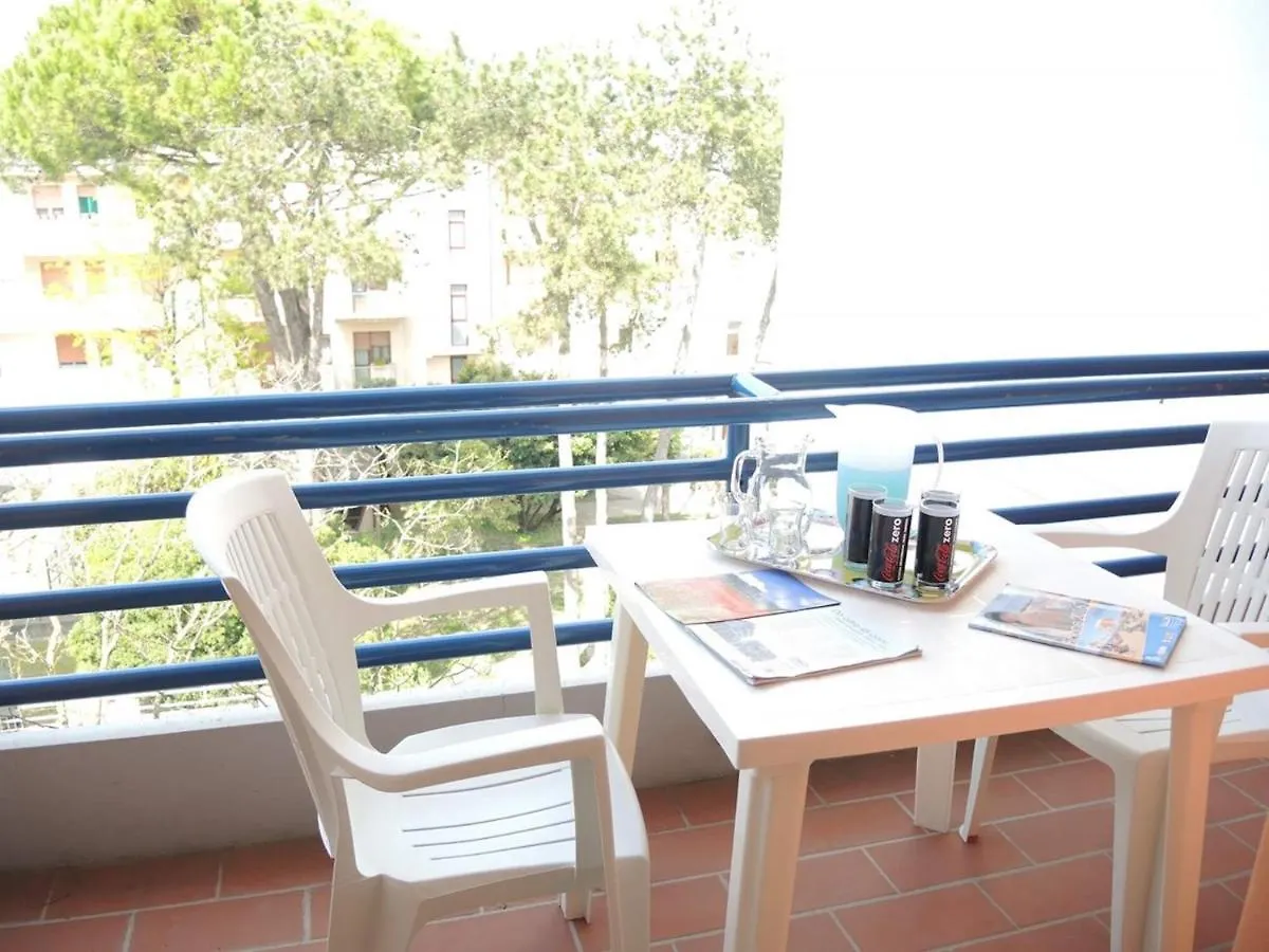 Apartment Comfortable Flat With Terrace 100M From The Beach Bibione Italy