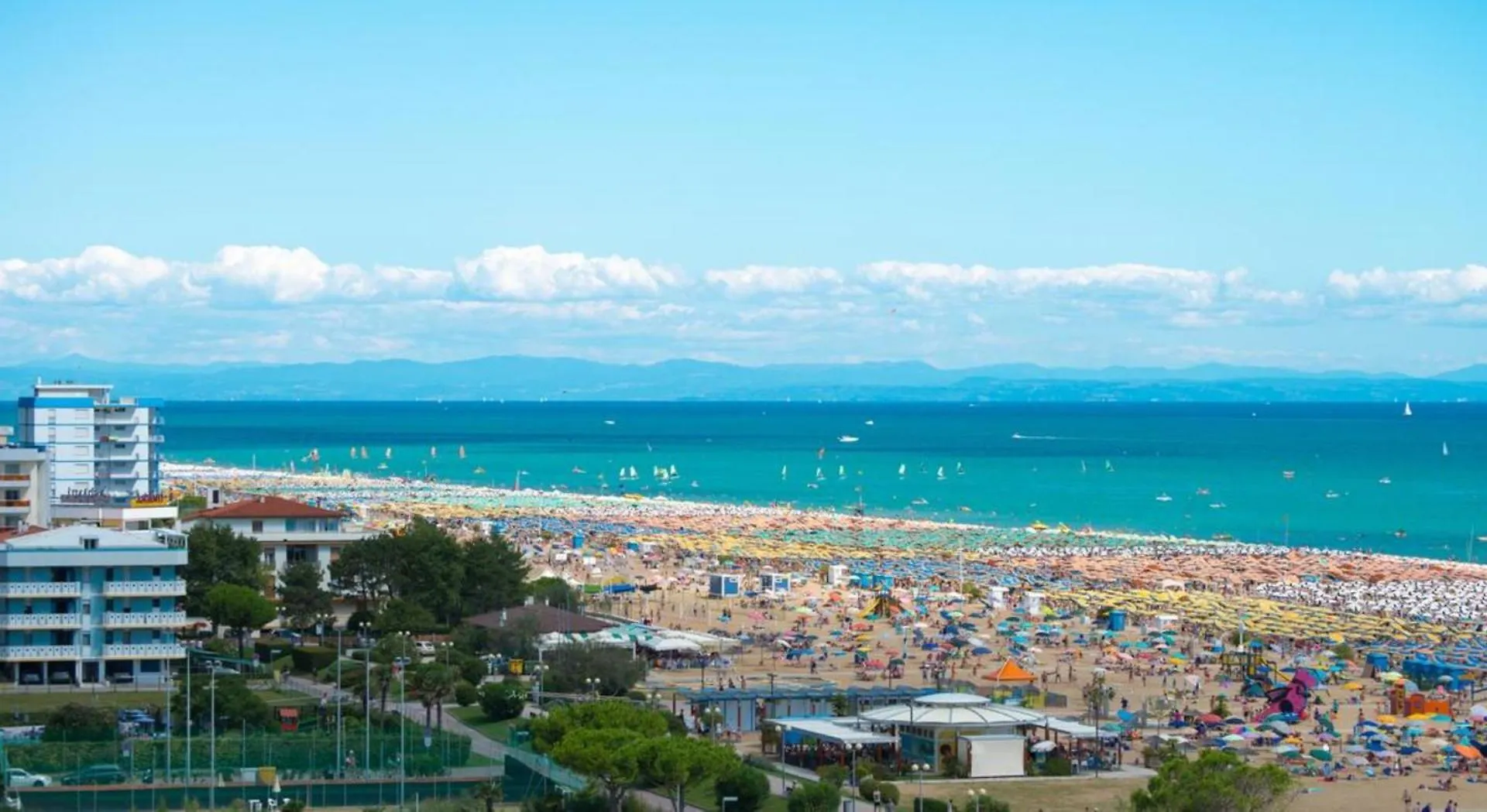 Comfortable Flat With Terrace 100M From The Beach Bibione Italy