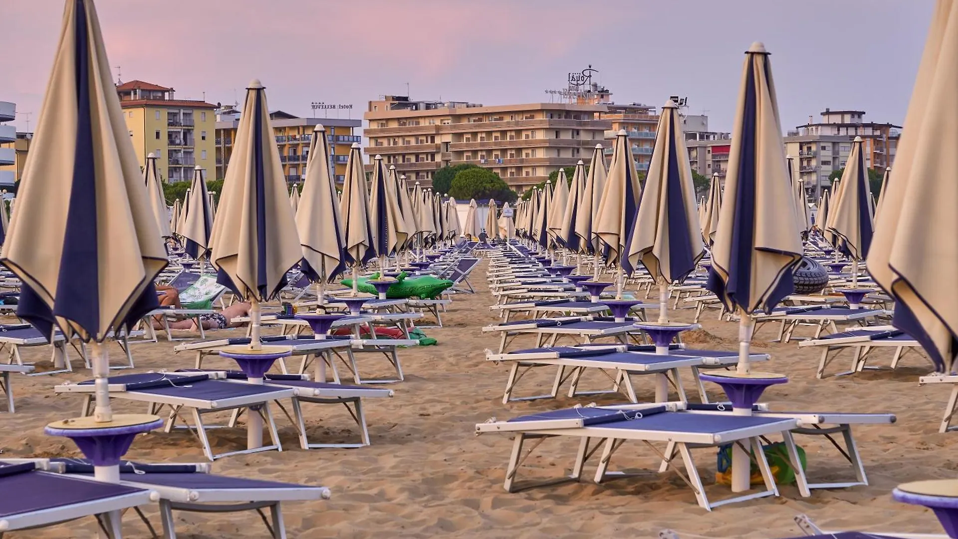 Apartment Comfortable Flat With Terrace 100M From The Beach Bibione Italy